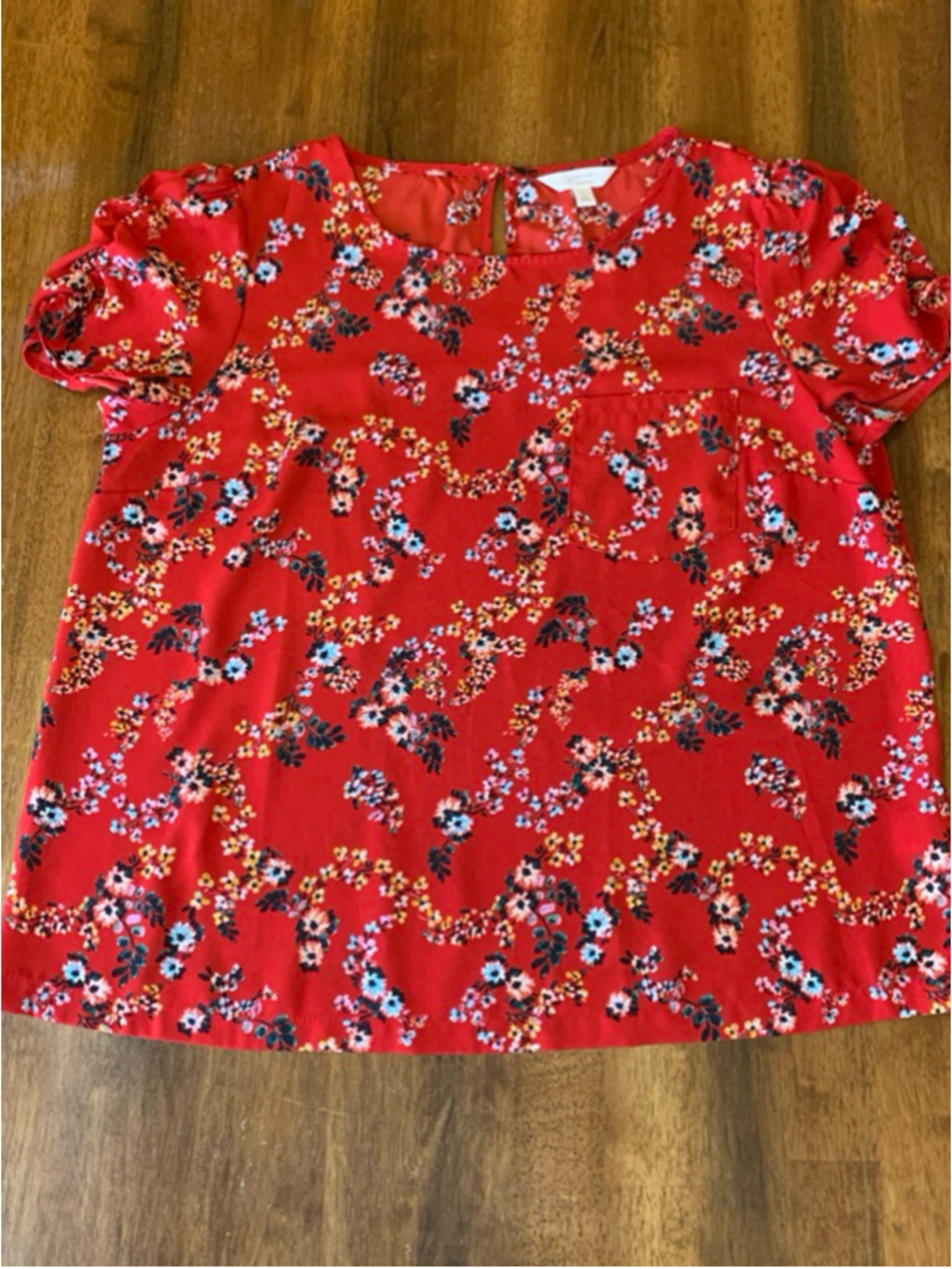 Lauren Conrad Top Large Red with Floral Design Shortsleeved